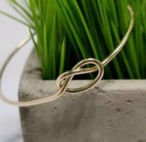 Regalos de fiesta nupcial personalizados, joyería de nudo de la <span class=keywords><strong>amistad</strong></span>, brazalete de nudo de <span class=keywords><strong>amor</strong></span> relleno de oro, brazalete de nudo - Product Image 3