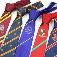 Corbata de Uniforme Escolar Azul Marino a Rayas Bordada Personalizada OEM, 100% Poliéster, Duradera y Transpirable