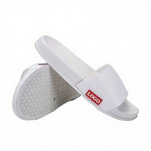 Chaussons en PVC imprimés personnalisables pour femmes et hommes, respirants, antidérapants, sandales de sport d'extérieur - Product Image 4