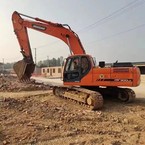 Excavatrice d'occasion DOOSAN DX300LC, modèle 2020, 30 tonnes, peinture d'origine, configuration complète, moteur, boîte de vitesses, excellent état, flexible, directement de l'usine - Product Image 3