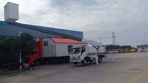 Vehículo Isuzu de 26m con plataforma elevadora para trabajos en altura, con cesta y brazo aislado, para la venta. - Product Image 3