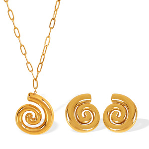 Conjunto de Collar y Pendientes Espirales Chapados en Oro para Mujer, Acero Inoxidable, Joyería de Moda, Diseño de Concha, Estilo Moderno - Product Image 5