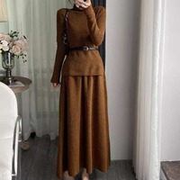 Nouvel ensemble tricoté deux pièces hiver 2026 pour femme : pull élégant et jupe longue taille haute assortie, marron, petite taille, élégant et chaud