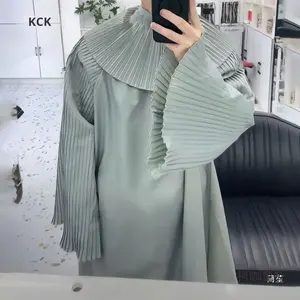 Capa de Peluquería Antiadherente para Salón de Belleza, con Logotipo, Ajustable, Cierre a Presión, Fácil de Limpiar - Product Image 3