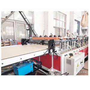 Hout Plastic Pvc Of Wpc Foam Board Making Machine Voor Keukenkast