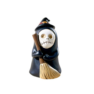 Halloween Resin Ghost Ornaments Skull Shape Desktop Decor Indoor Decoration Small Craft Gift For Halloween - Product Image 5