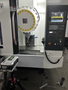 Centro de Roscado T600L con Husillo BT30, con Recorrido de 600x400x320mm para Producción por Lotes de Piezas de Aluminio para la Industria de la Comunicación - Product Image 6