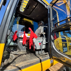 Excavatrice hydraulique sur chenilles Komatsu PC200 d'occasion, de haute qualité, économe en carburant et puissante, pour les travaux de chantier - Product Image 5