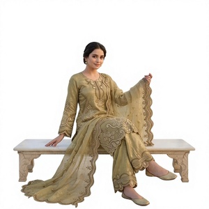 Ensemble de costume palazzo de luxe en organza de coton doré mat, avec broderie ajourée haut de gamme, kurti droit extensible et pantalon large - Product Image 1