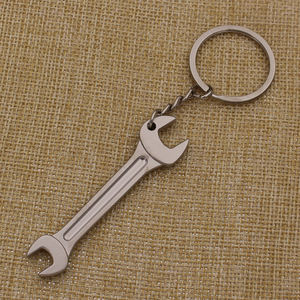 Accessoire multi-outils pratique avec tournevis, ouvre-bouteille et clé, porte-clés en métal personnalisé - Product Image 5