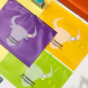 Bolsas Ziplock Personalizadas con Impresión de Marca, Bolsas de Plástico con Cierre Hermético para Camisetas, Bolsas con Cierre - Product Image 3
