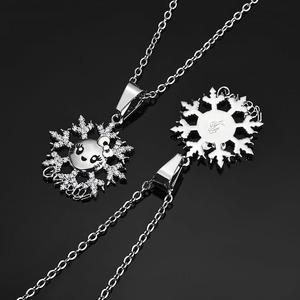 Collier unisexe Hip Hop avec pendentif flocon de neige et chat Kt, bijoux de luxe léger et de niche, ornements de Noël - Product Image 4