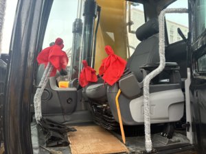 Excavadora de cadenas Caterpillar 323DL usada, modelo 2020, original, para excavación, 4001-6000 horas de trabajo, caja de cambios, bomba, cojinete, PLC en buen estado. - Product Image 6