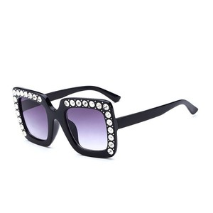 Occhiali da sole firmati per <span class=keywords><strong>bambini</strong></span> occhiali da sole per ragazze con strass protezione Uv 2022 rosa nero occhiali da sole per <span class=keywords><strong>bambini</strong></span> accessori estivi quadrati - Product Image 3