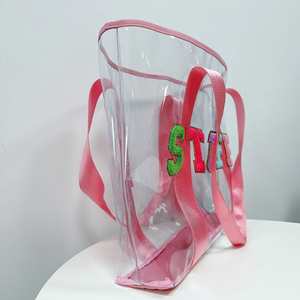 Sac fourre-tout en PVC transparent avec broderie de logo personnalisé coloré et poignées souples, option imperméable de haute qualité, très vendue - Product Image 2