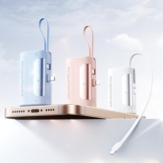 Mini Lightweight Power Bank 20000mAh 10000mAh 22.5W Fast Charging Capsule Power Bank With Cable Digital Display