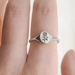 Anillo de Sello H369 de Oro Sólido de 18K con Grabado de Flor y Engaste de Bisel, Joyería Fina Unisex para Uso Diario - Product Image 2