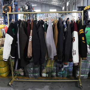 Vêtements d'occasion provenant du fabricant - <span class=keywords><strong>Manteau</strong></span> d'hiver usagé pour hommes en balles - Product Image 3