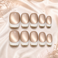 Faux ongles press-on œil de chat blancs faits main de qualité supérieure, nude scintillant, courts carrés, réutilisables, vente en gros