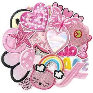 Lot de patchs thermocollants 3D esthétiques roses pour chapeaux et vêtements de filles - Cœur scintillant, arc-en-ciel, papillon, étoile brodés pour décoration DIY - Product Image 2