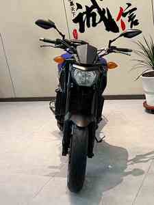Motocicleta Usada Yamaha <span class=keywords><strong>MT</strong></span>-<span class=keywords><strong>09</strong></span> <span class=keywords><strong>2015</strong></span> de Tres Cilindros con Alto Torque - Product Image 6