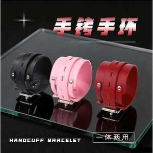 กุญแจมือหนังสีแดงพร้อมหัวเข็มขัดโลหะสำหรับการเล่นแบบพันธนาการสำหรับผู้ใหญ่ - Product Image 5