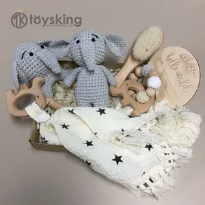 Bebek duş hediye seti fil ahşap kilometre taşı çıngırak saç fırçası tavşan kulak emzik klip yorgan kumaş