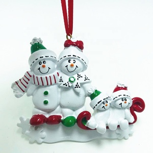 Familia personalizada al por mayor <span class=keywords><strong>de</strong></span> 5 adornos <span class=keywords><strong>de</strong></span> resina para el árbol <span class=keywords><strong>de</strong></span> Navidad personalizados - Product Image 2