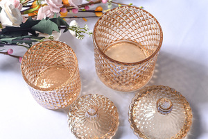Vente en gros <span class=keywords><strong>de</strong></span> bocal à bonbons château mongol en cristal <span class=keywords><strong>de</strong></span> verre doré avec dessus en verre bocaux à bougies géo découpés avec boîte conteneur à bougies - Product Image 5