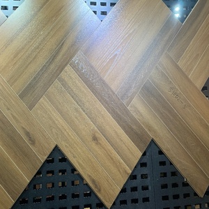 Plancher stratifié en cerisier à chevrons gris clair <span class=keywords><strong>Quick</strong></span> <span class=keywords><strong>Step</strong></span> 8 mm - Product Image 4