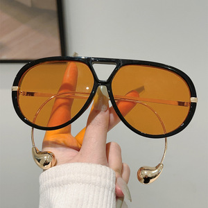 Occhiali <span class=keywords><strong>da</strong></span> sole <span class=keywords><strong>da</strong></span> donna alla moda di marca Designer occhiali decorativi per viaggi all'aperto vacanze occhiali <span class=keywords><strong>da</strong></span> <span class=keywords><strong>vista</strong></span> oversize per la <span class=keywords><strong>protezione</strong></span> <span class=keywords><strong>UV</strong></span> - Product Image 5