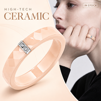 Bagues en céramique facettées Peach High Tech avec zircon transparent dans un serti en acier inoxydable, bijoux cadeau de mariage, vente en gros OEM ODM