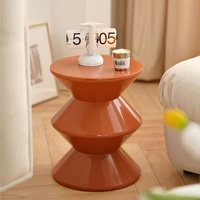 Table d'appoint en plastique PP empilable colorée en forme d'heure de prière pour salon et appartement