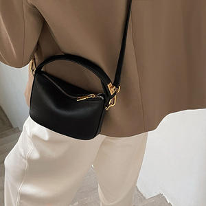 Sac bandoulière messager en cuir PU tendance pour femme, avec fermeture éclair, doublure en polyester, nouveau, populaire, pour le travail, boîte à lunch, imperméable - Product Image 3