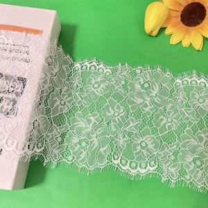 ERKOUMI Pizzo Francese in Nylon con Bordo a Frange Larghe e Motivo Floreale Vivace per Decorazione Bordi Abiti, Lingerie e Materiale Artigianale - Product Image 1