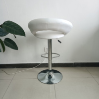 Chaise de bar pivotante réglable en cuir et fer, design élégant pour salon