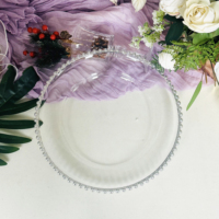Assiette ronde en plastique de 13 pouces avec bord festonné, non toxique, durable, moderne, personnalisée, pour les événements de mariage et de fête