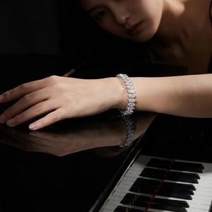 สร้อยข้อมือเพชรทรงมาร์คีส์สำหรับผู้หญิง LEEBA JEWELS - ทอง 9k 14k 18k - Product Image 2