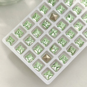 <span class=keywords><strong>Uñas</strong></span> Postizas Paso Sico, Estilo Cristal, Color Verde Oliva Claro, Base Puntiaguda, <span class=keywords><strong>Centro</strong></span> Elíptico, Ángulo Recto, Uña Ancha - Product Image 4