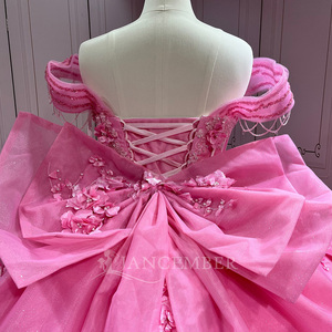 Vestido de Gala Rosa Lsmu188 para Quinceañera/Sweet 16 con Cola de Capilla y Escote Corazón, 100% Poliéster - Product Image 4