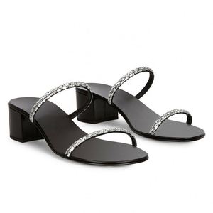 Chaussures de soirée élégantes à talons carrés et bout rond pour femmes, ornées de strass brillants, style mule de luxe - Product Image 6