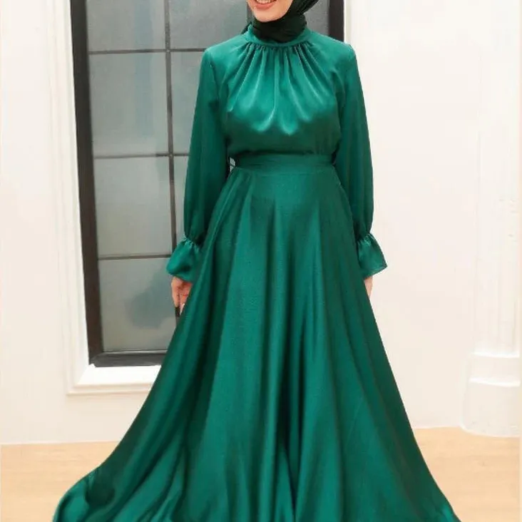 En vente Service OEM Burka Femme Vêtements Islamique Musulman Abaya Robe O-Neck Coréen Noir Abaya Tissu
