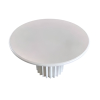 Table de cocktail moderne en bois massif personnalisée pour mariages et événements, avec plateau cannelé et piétement plissé, écologique et durable