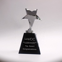 Vente en gros Trophée classique en métal motif étoile noir K9 avec base en cristal de verre Prix personnalisé gravé au laser Bronze doré poli Cadeau
