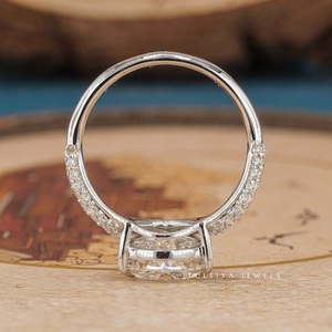 Magnifiques bagues en diamant provenant de collections de joaillerie fine, conçues pour mettre en valeur la beauté, la brillance et l'élégance de chaque diamant. - Product Image 3