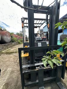 Chariot élévateur diesel d'occasion TCM FD25 2,5 tonnes, moteur Isuzu d'origine japonaise, mât de 3 m, vente directe usine pour le chargement en entrepôt - Product Image 3