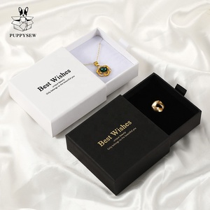กล่องใส่เครื่องประดับแบบเลื่อนขนาด 9*9 ซม. ยี่ห้อ PUPPYSEW กล่องกระดาษแข็งใส่สร้อยคอแบบมีลิ้นชักพร้อมโลโก้ กล่องใส่ต่างหูพร้อมโลโก้ - Product Image 3