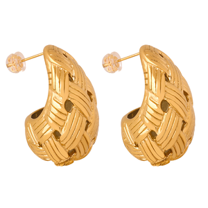 Boucles d'oreilles clous QX plaquées or 18 carats, tendance, texturées et entrelacées, en acier inoxydable, bijoux de fête pour femmes - Product Image 3