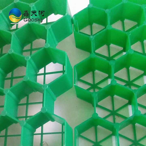 แผ่นปูหญ้า HDPE สีเขียวขนาด 38 มม. เป็นมิตรกับสิ่งแวดล้อม สำหรับทางเดินรถยนต์และลานจอดรถแบบซึมน้ำได้ - Product Image 4