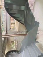 Escalier en verre rotatif à arc, style luxe léger, pour villa auto-construite, avec main courante personnalisable et installation sur mesure